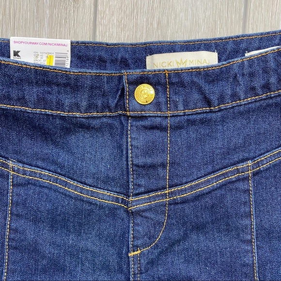 SOLD - Nicki Minaj High Rise Dark Festival Shorts - Picture 2 of 8